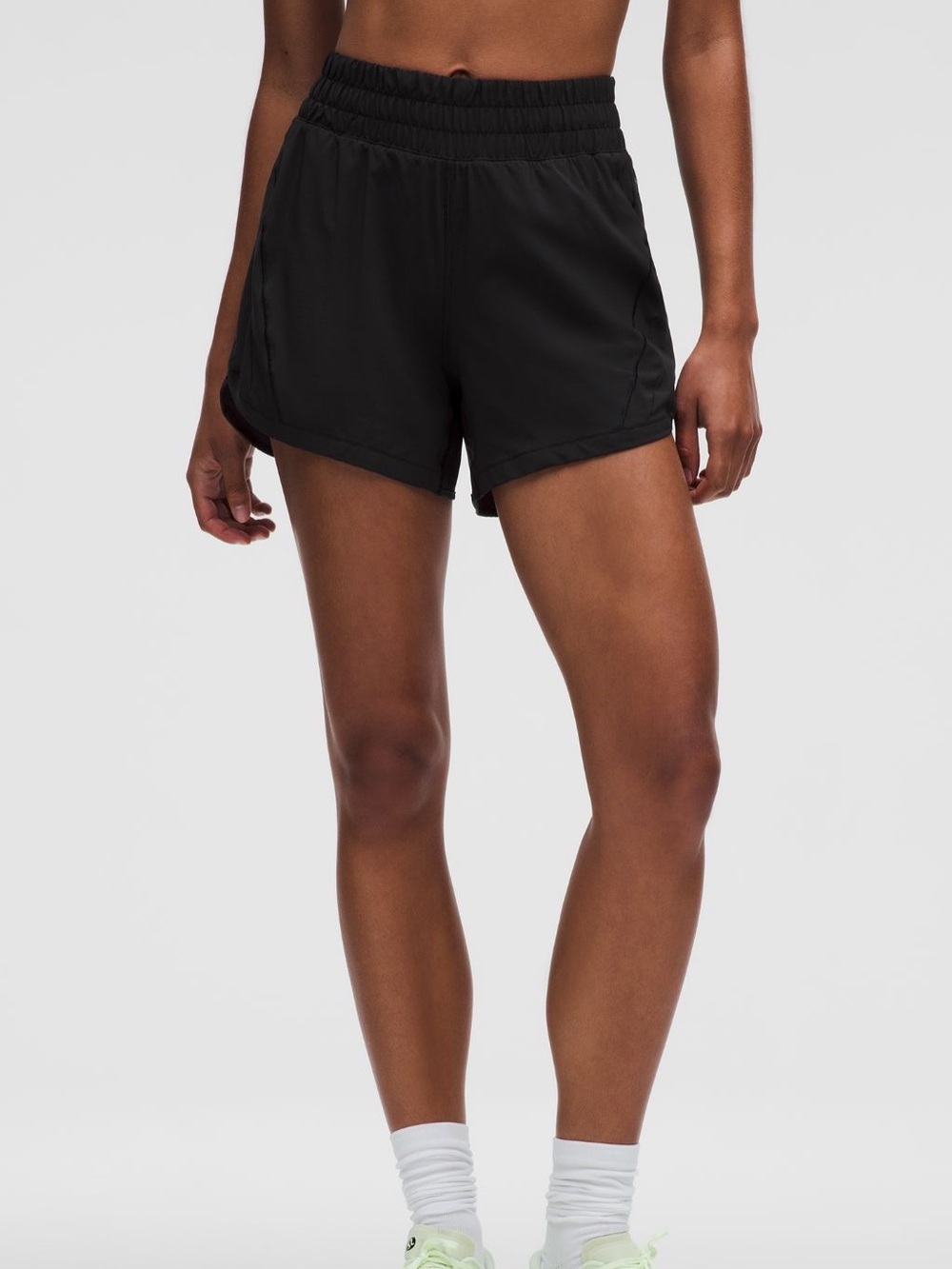 Lululemon track that mid rise lined short 5 inch - Picture 2 of 6